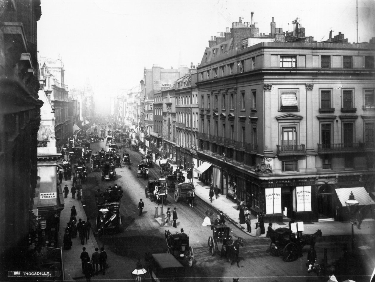 Piccadilly alkotó: English Photographer