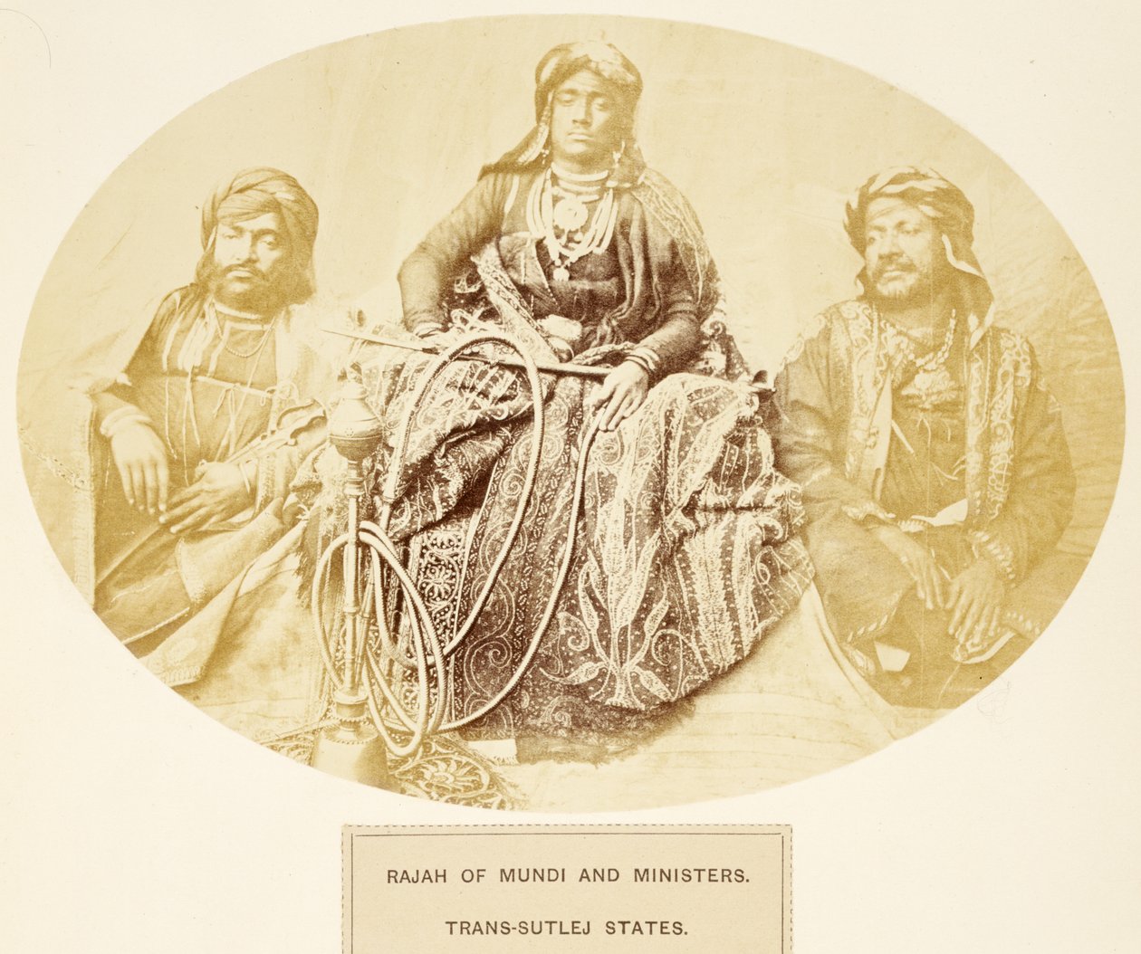 Rajah of Mundi and Ministers, Trans-Sutlej States, The People of India, J. Forbes Watson, megjelent 1868 (albumnyomat) alkotó: English Photographer