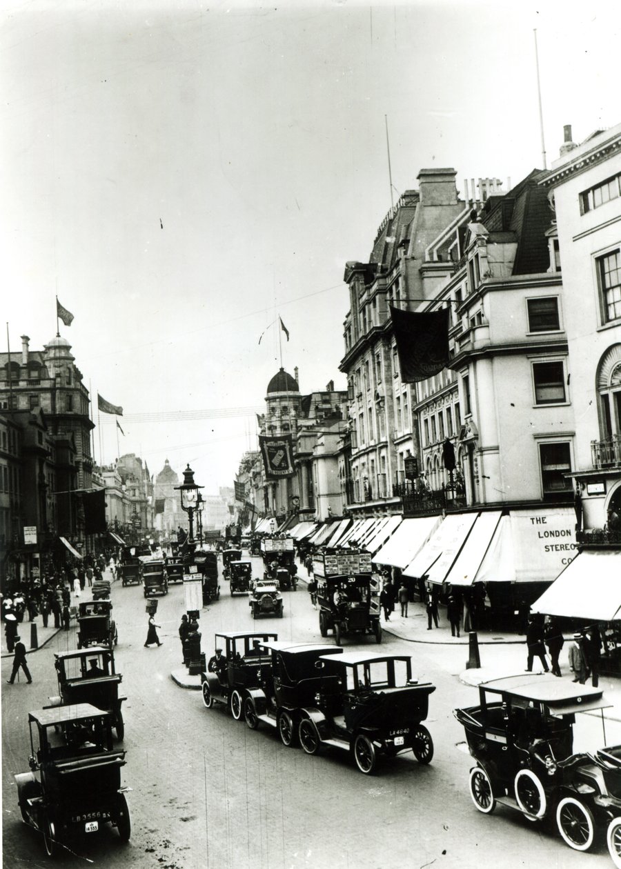 Regent Street, 1910-es évek alkotó: English Photographer