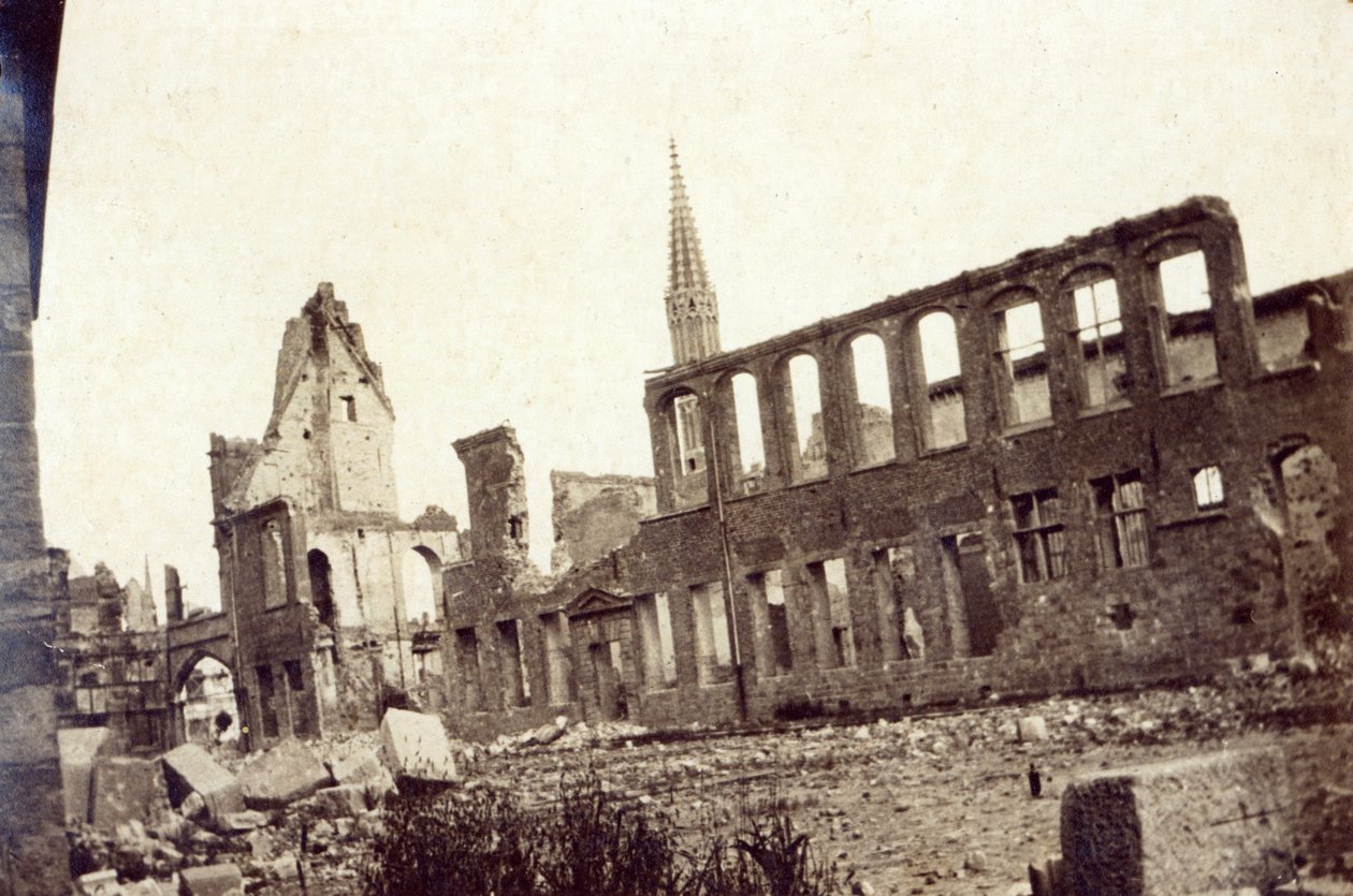 Romok a Powder Magazine közelében, Ypres, 1915. június alkotó: English Photographer