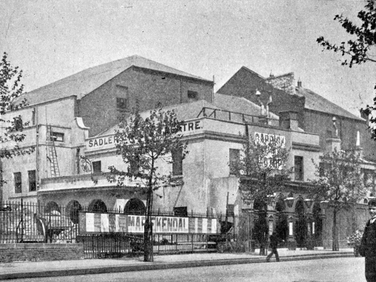 Sadlers Wells Theatre, illustration from The King, June 1st 1901  alkotó: English Photographer