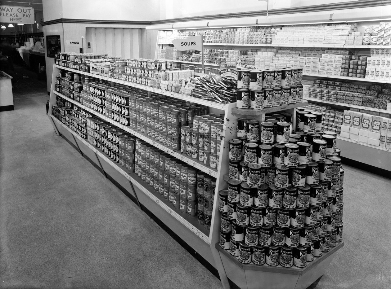 Levesfolyosó, Woolworths üzlet, 1956 alkotó: English Photographer