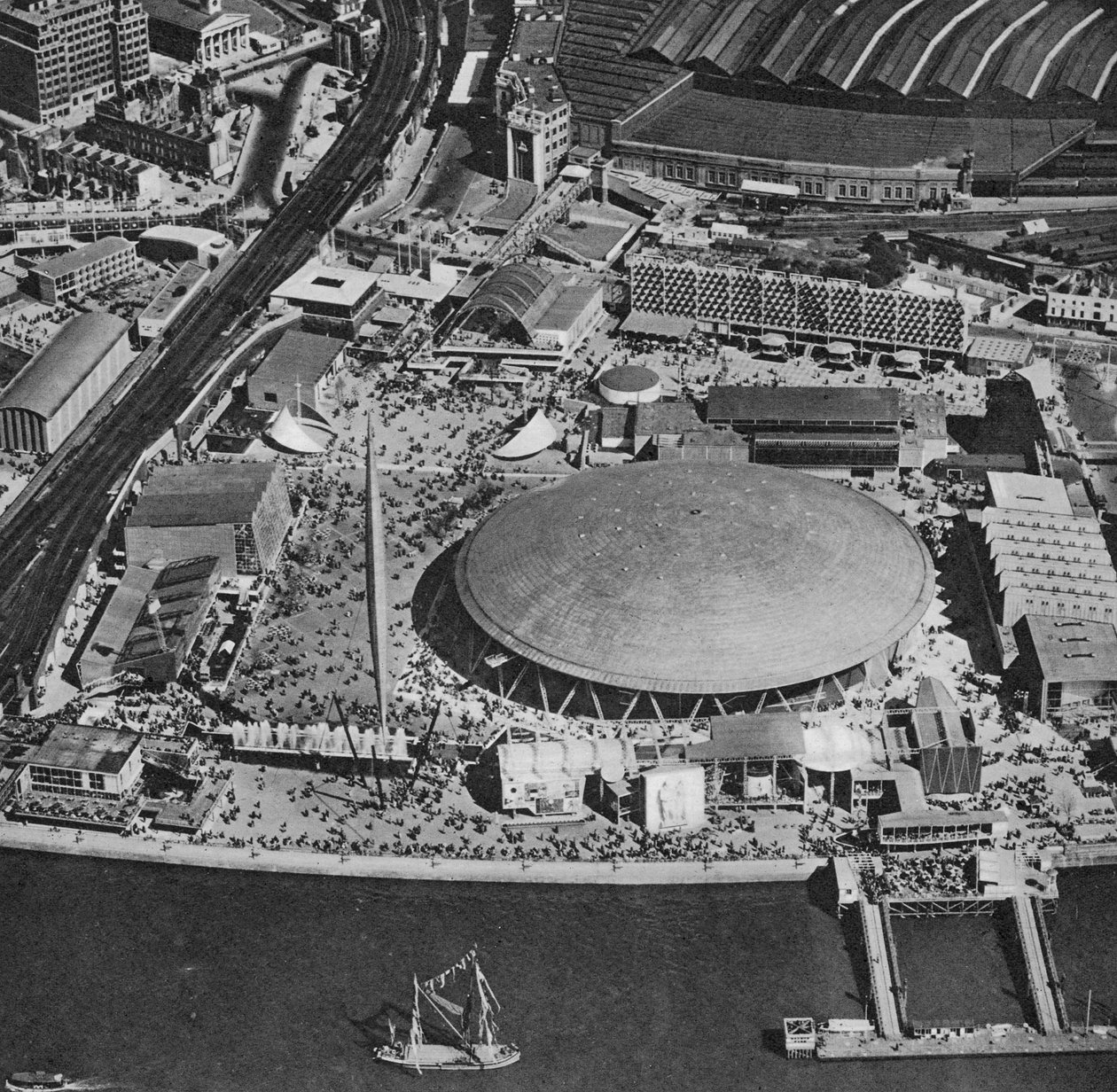 Southbank, 1951 alkotó: English Photographer
