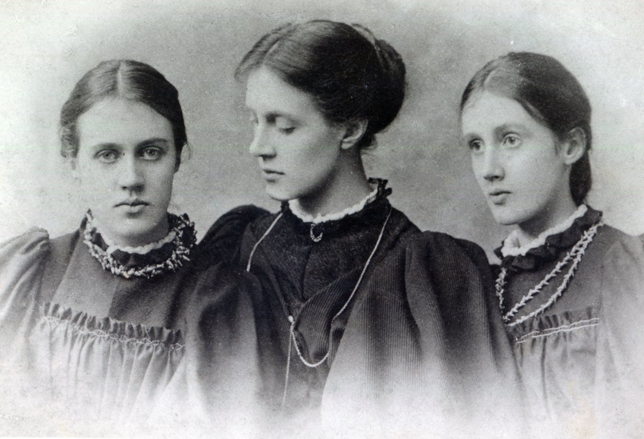 Stella, Vanessa és Virginia Stephen, 1896 körül alkotó: English Photographer