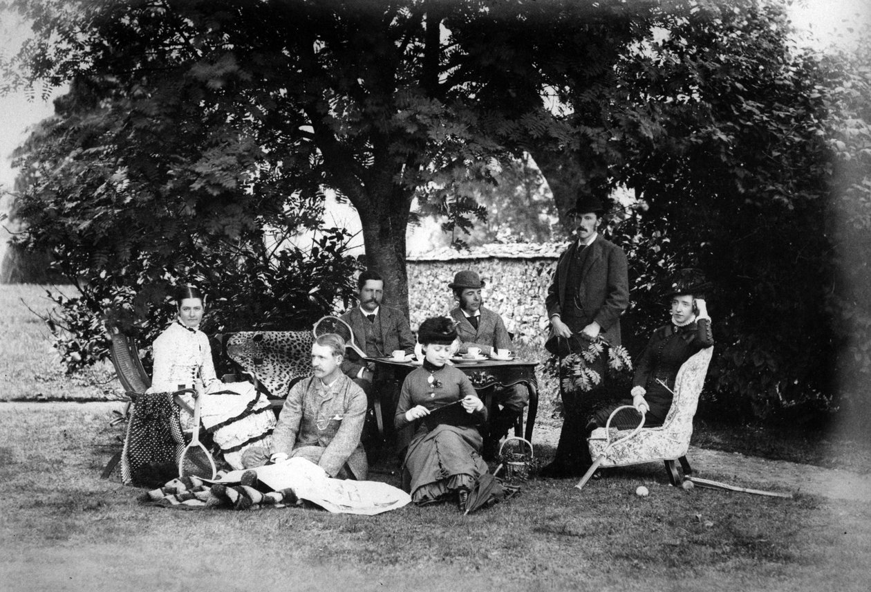 Tea a kertben, 1890 körül alkotó: English Photographer