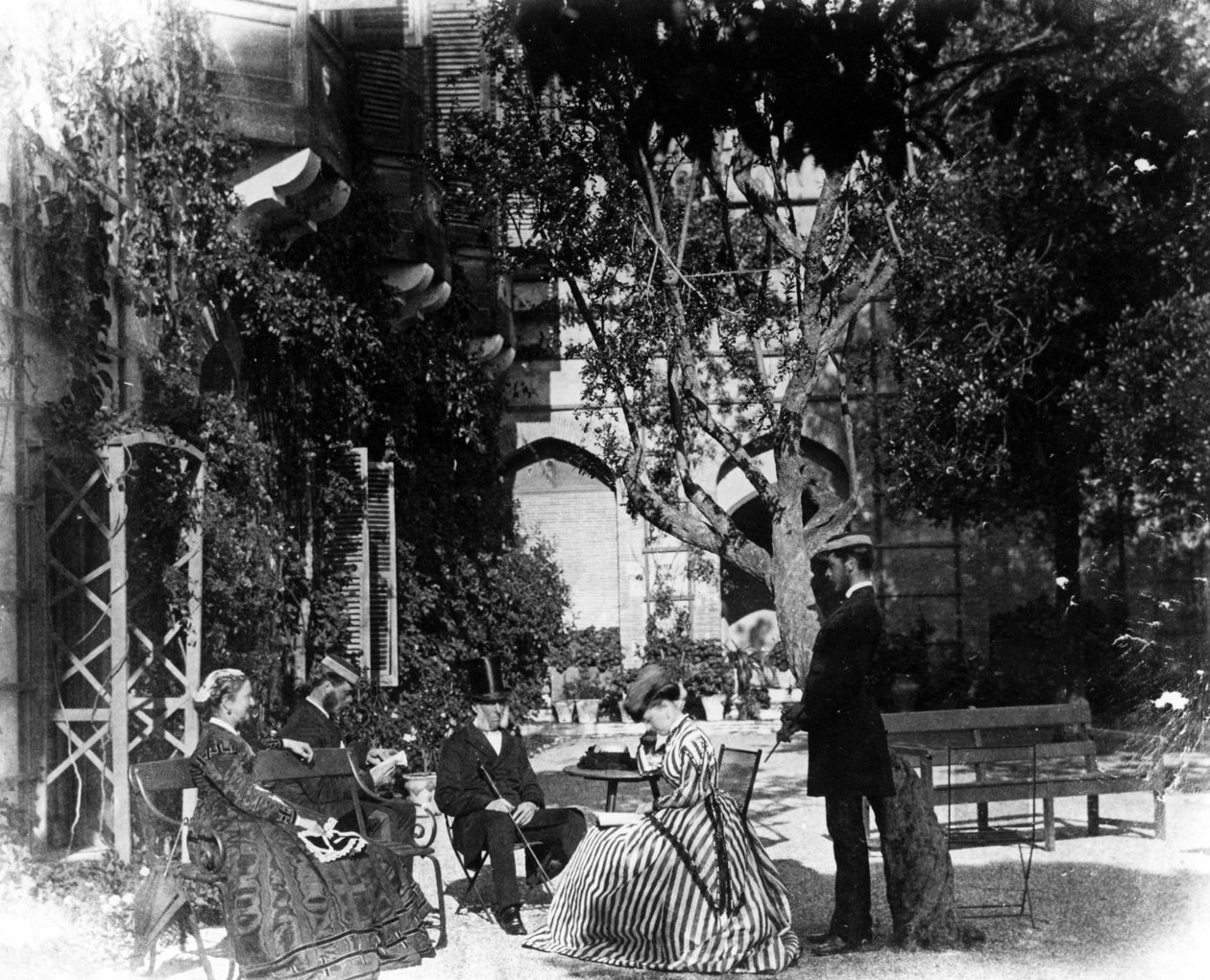 A Convent Gardens, Gibraltár, 1868 körül alkotó: English Photographer