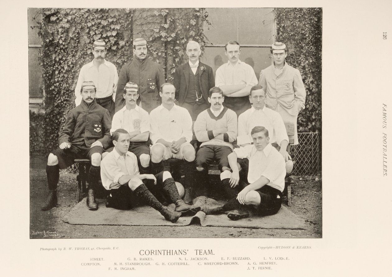A Corinthians labdarúgócsapata, a híres focistáktól, 1895 alkotó: English Photographer