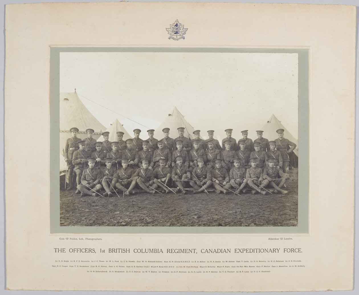 A tisztek, 1. British Columbia Ezred, Kanadai Expedíciós Erők, 1918 alkotó: English Photographer