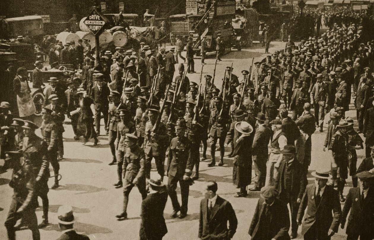 A londoni puskák visszatérése a franciaországi nagyszerű szolgálatok után, 1919 alkotó: English Photographer