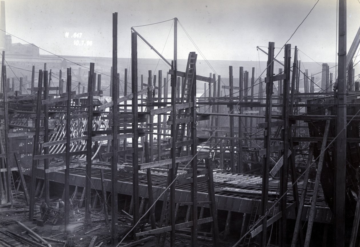 Az SS Baikal jégtörő vasúti kompgőzös a keretben a Sir W.G. Armstrong Mitchell and Co. Ltd. által a Low Walker hajógyárban, 1896-ban, Newcastle upon Tyne-ben, a 647-es udvarban. alkotó: English Photographer