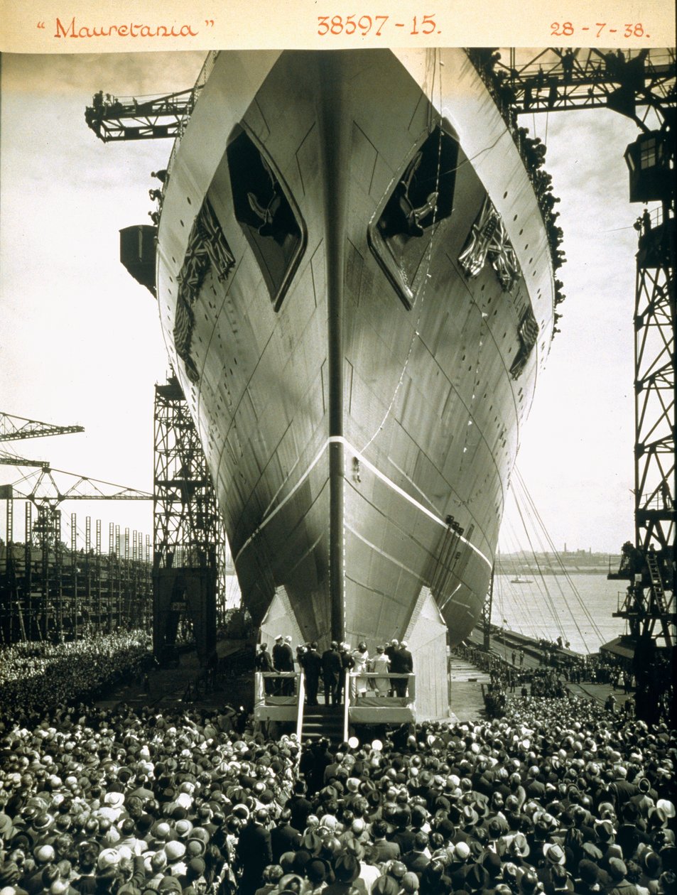 Az RMS Mauretania felbocsátása, 1938. július 28 alkotó: English Photographer