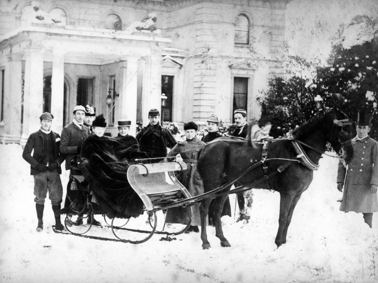 Viktoriánus szánkózás, 1870-99 körül alkotó: English Photographer