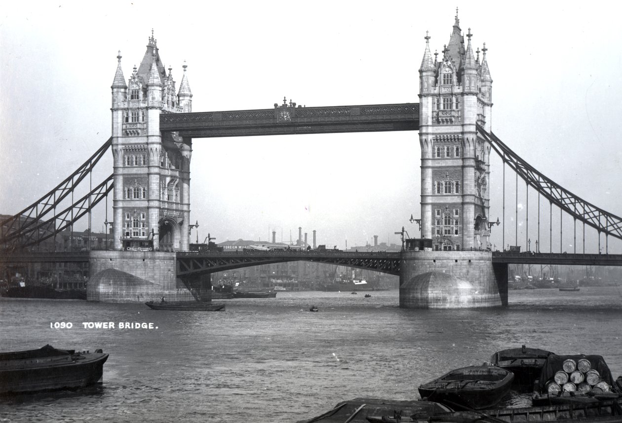 Kilátás a Tower Bridge-re alkotó: English Photographer
