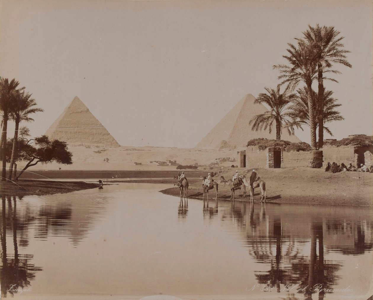 Kilátás a piramisokra, Egyiptom, 1893 alkotó: English Photographer