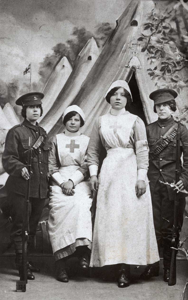Nők a háborúban, 1914-18 alkotó: English Photographer