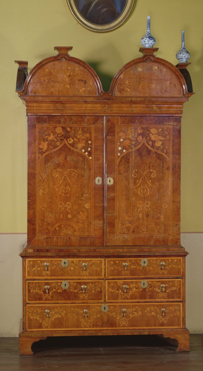 Szekrény, 1700 körül (dió intarzia) alkotó: English School