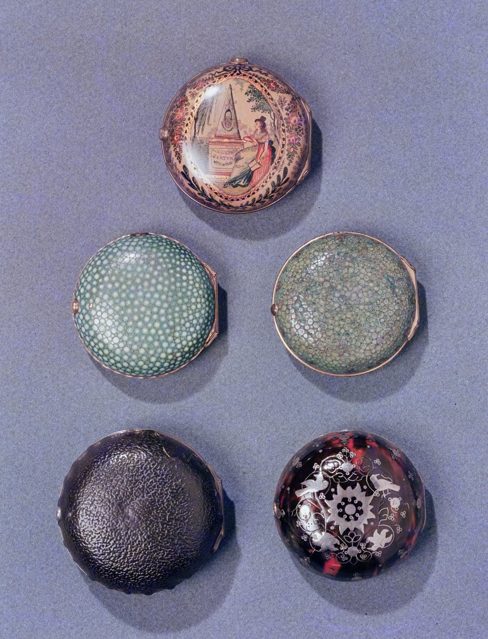 Óratok gyűjteménye, 18. századi (kürt, teknősbéka, shagreen) kürt, kürtteknős alkotó: English School