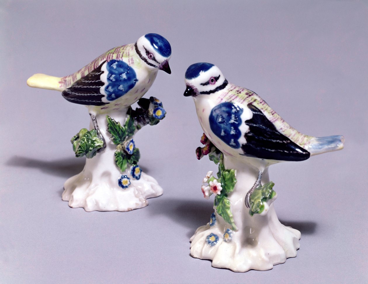 Derby figurák kékcikákból, 1760 körül (porcelán) alkotó: English School