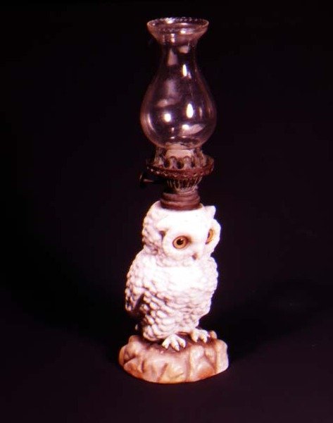 Doulton bagoly üveggyöngyszemekkel sziklán, 1880 körül (kerámia) alkotó: English School