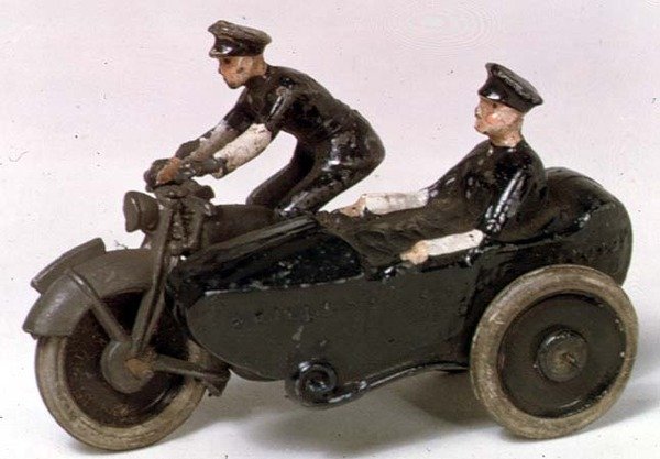 J. Hill & Co. motorkerékpár-modellje, 1938 körül (festett fém) alkotó: English School