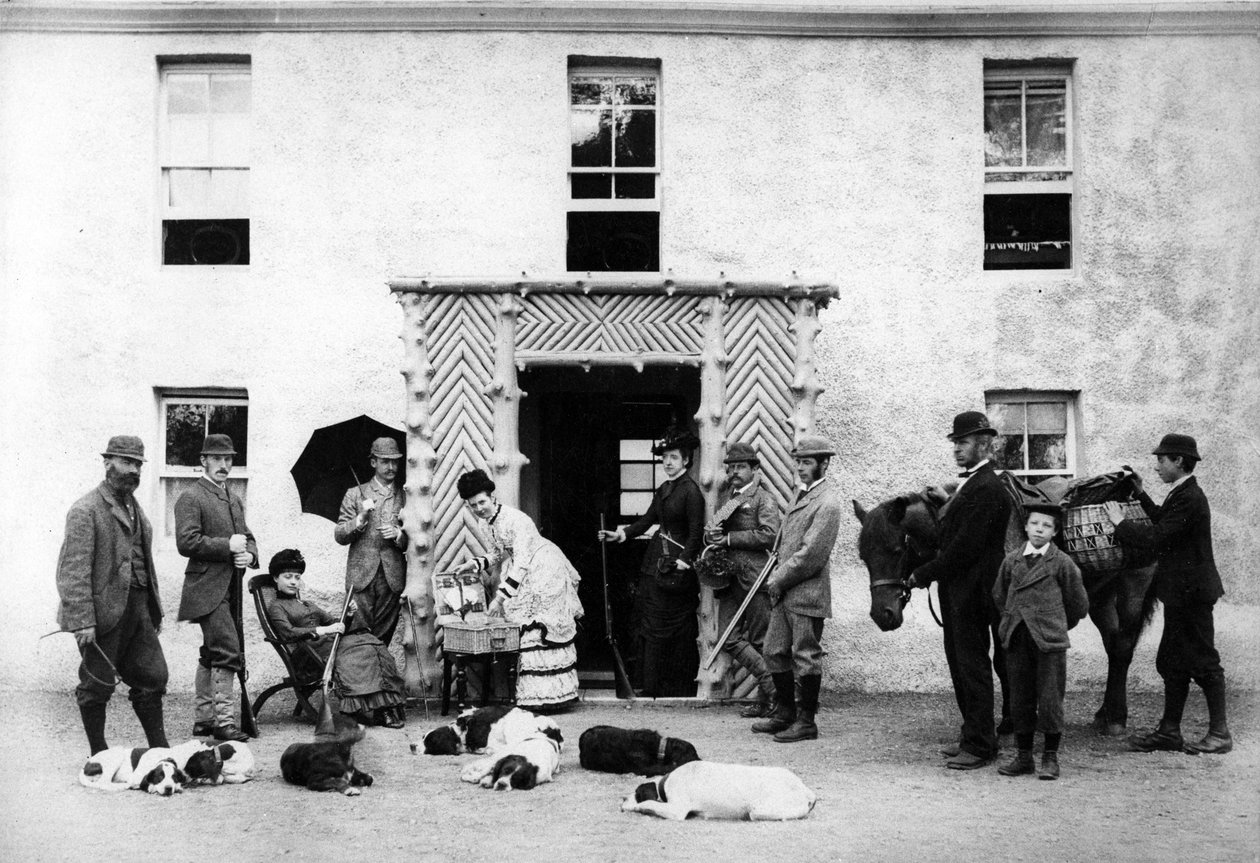 Egy tájházi lövöldözős parti, 1890 körül alkotó: English Photographer
