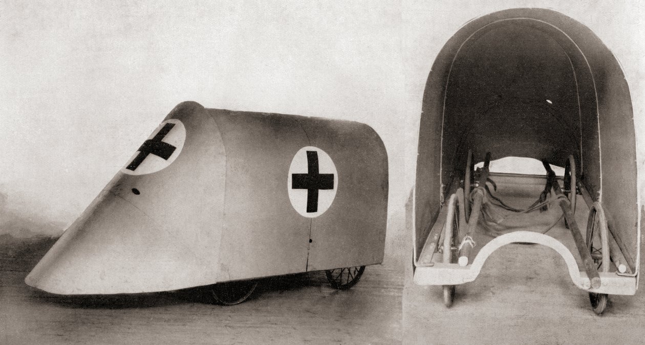 Golyóálló hordágyfedél a sebesültek és a hordágyhordozók megmentésére a lövészárkok között az első világháború alatt, a The Illustrated War News-ból, 1915 alkotó: English Photographer