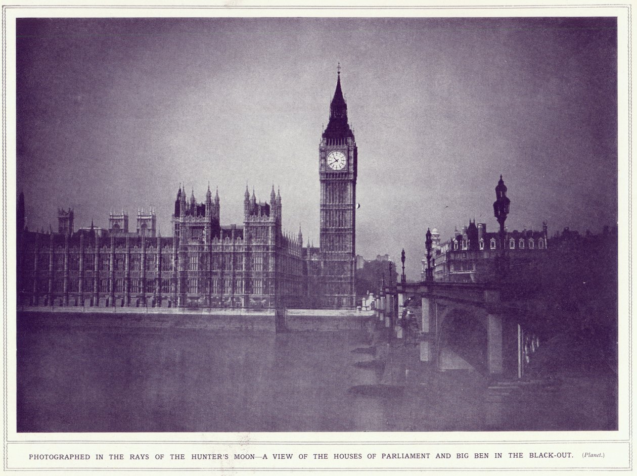 Az 1939. november 8-án megjelent The Illustrated War News-ból a Parlament és a Big Ben képe a vadászok holdjának sugaraiban, az áramszünet alatt alkotó: English Photographer