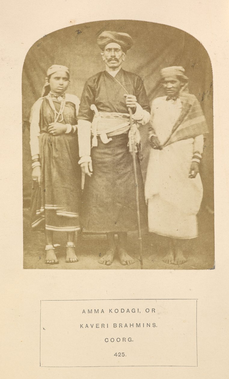 „Amma Kodagi vagy Kaveri Brahmins”, a „The People of India: Fénykép-illusztrációk sorozata, leíró magasnyomással hindusztáni fajokról és törzsekről”, 1. köt. John Forbes Watson VIII alkotó: English Photographer