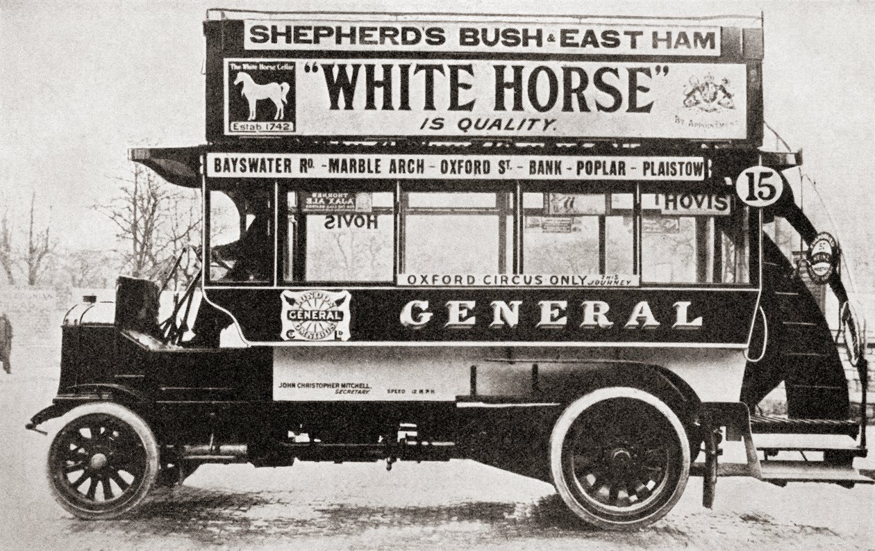 Egy omnibusz, 1910 körül a Huszonöt év történetéből, 1935-ben alkotó: English Photographer