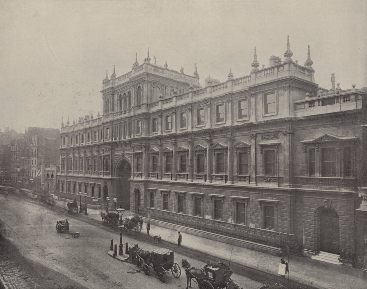 Burlington House (fekete-fehér fotó) alkotó: English Photographer