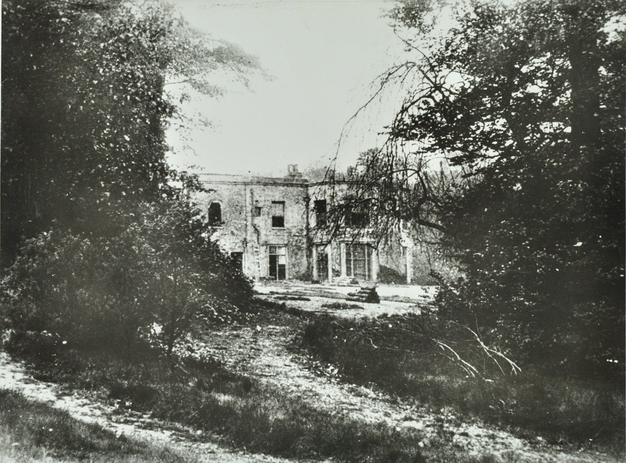 Central Hill: Bloomfield Hall, 1895 alkotó: English Photographer