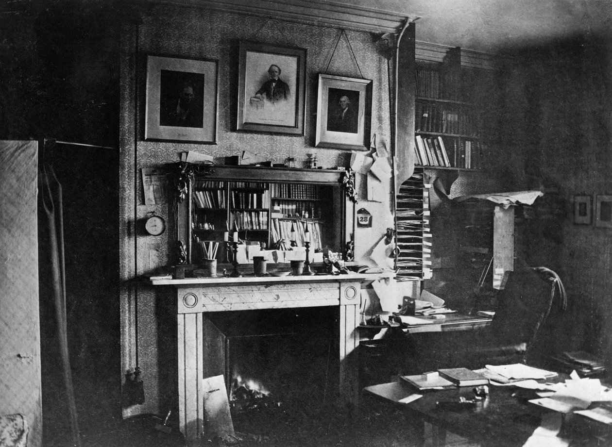 Charles Darwins a Down House-ban tanul alkotó: English Photographer