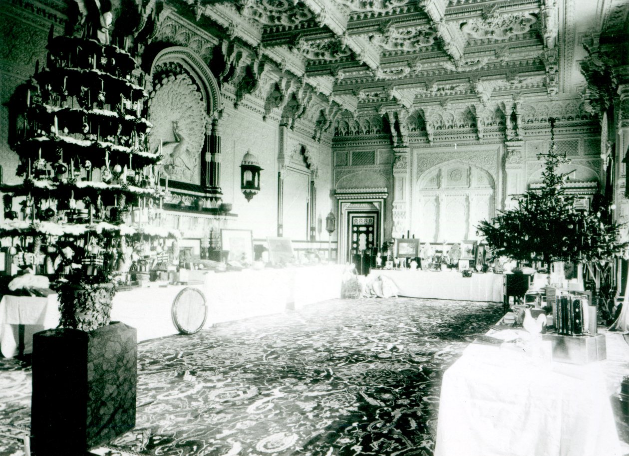 Karácsonyi asztalok az Osborne House Durbar-szobájában, 1900 alkotó: English Photographer