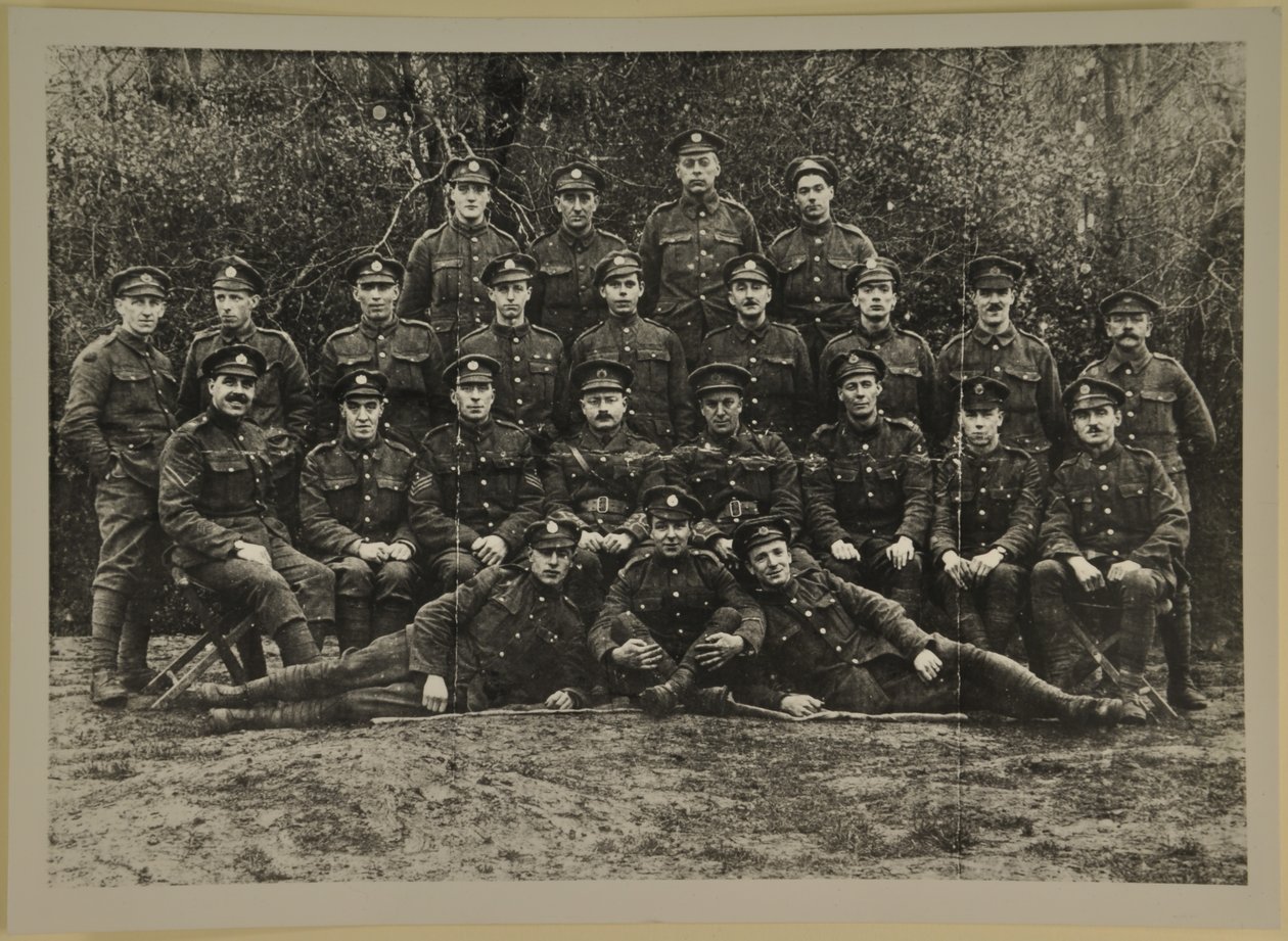 Csoportportré, valószínűleg a Leicester Royal Horse Artillery, 1914-15 alkotó: English Photographer