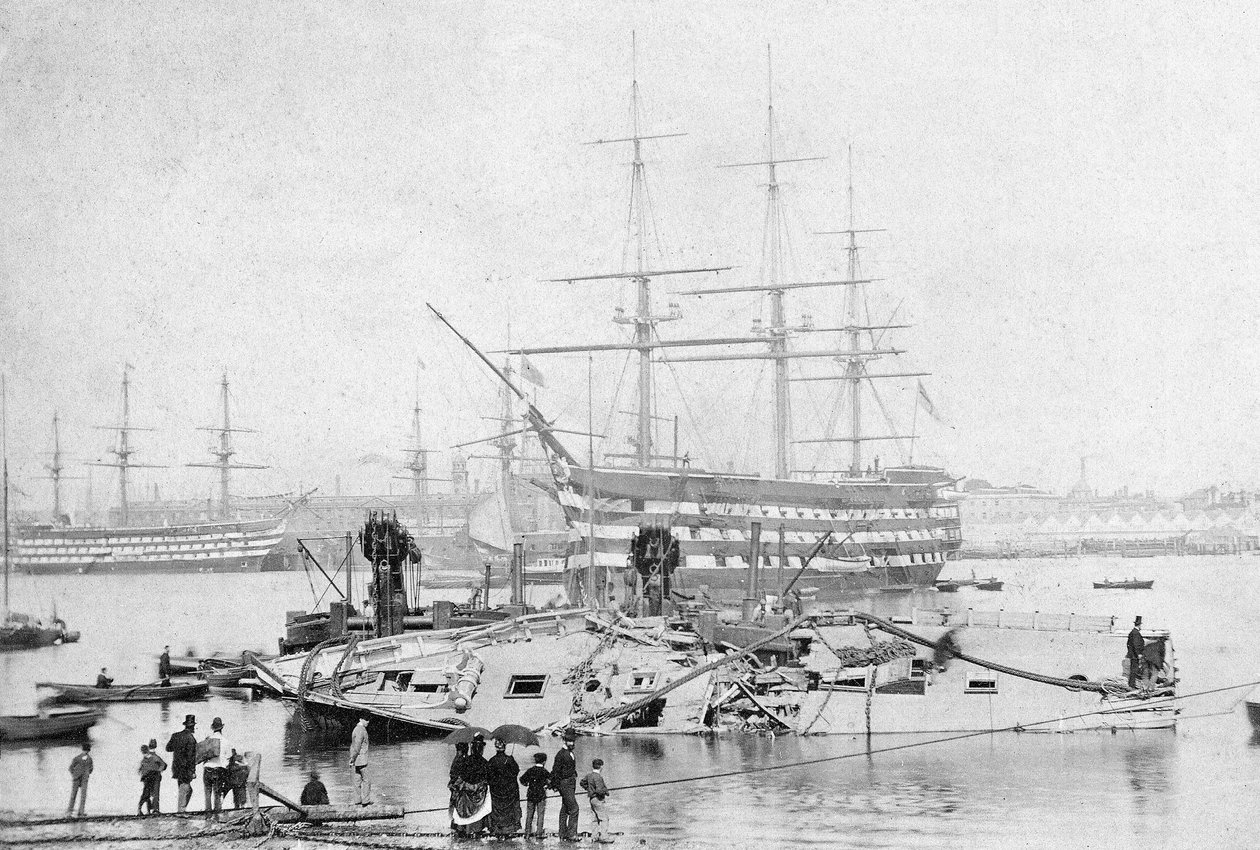 HMS Victory in Portsmouth Harbour, 1870 körül (f/w fotó) alkotó: English Photographer
