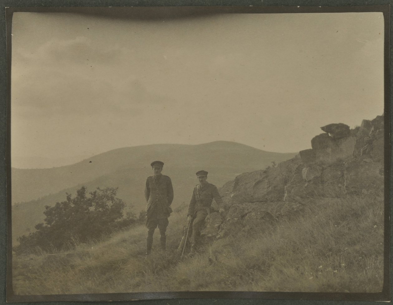 Harold Roper Robinson és William Lawrence Bragg, Vogézek, 1915 ősz alkotó: English Photographer