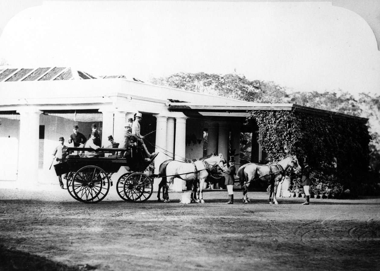 Lóvontatású kocsi a gyarmati Indiában, 1870 körül alkotó: English Photographer