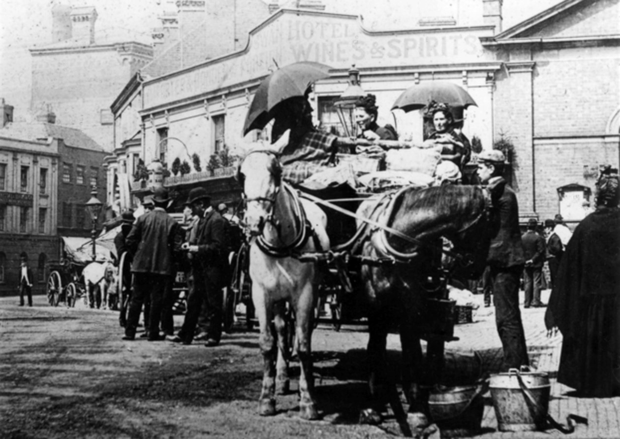 Lókabinok, Oxford Street, Kidderminster, 1910 alkotó: English Photographer