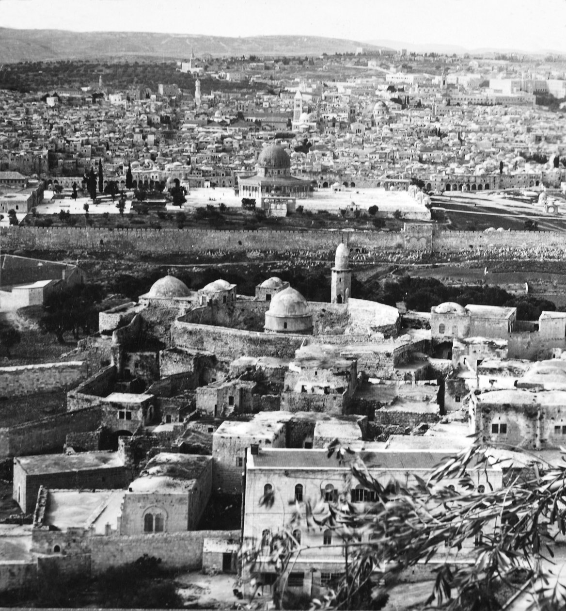 Jeruzsálem, a szent város, a keresztesek célpontja, örökre megmentették a törököktől, 1917 alkotó: English Photographer