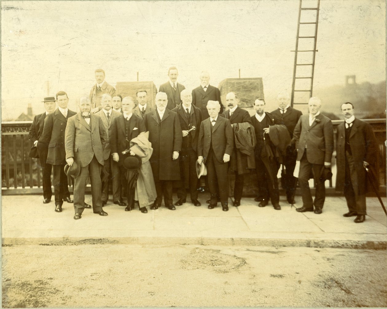 Kirkstall híd felújítása, F. M. Lupton tanácsnok nyitotta meg, 1912. június 28. (fekete-fehér fotó) alkotó: English Photographer