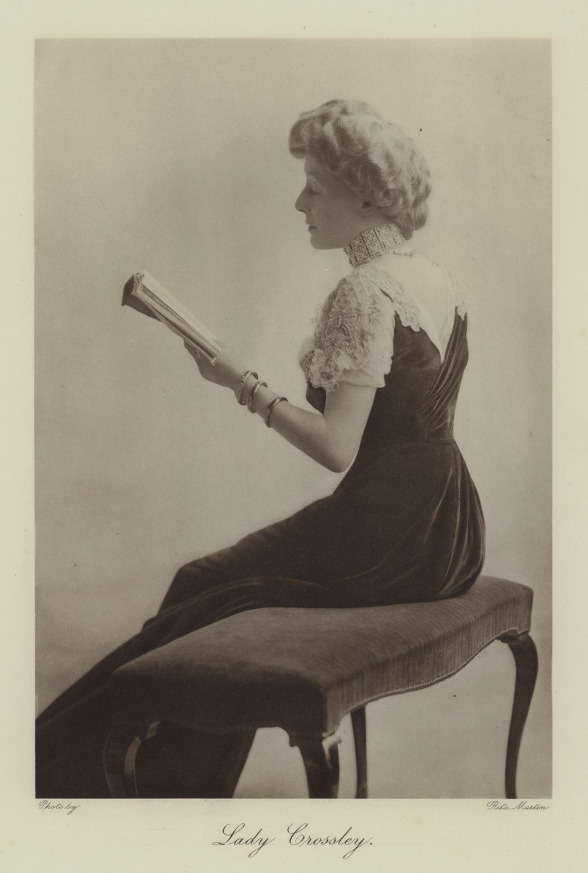 Lady Crossley (fekete-fehér fotó) alkotó: English Photographer