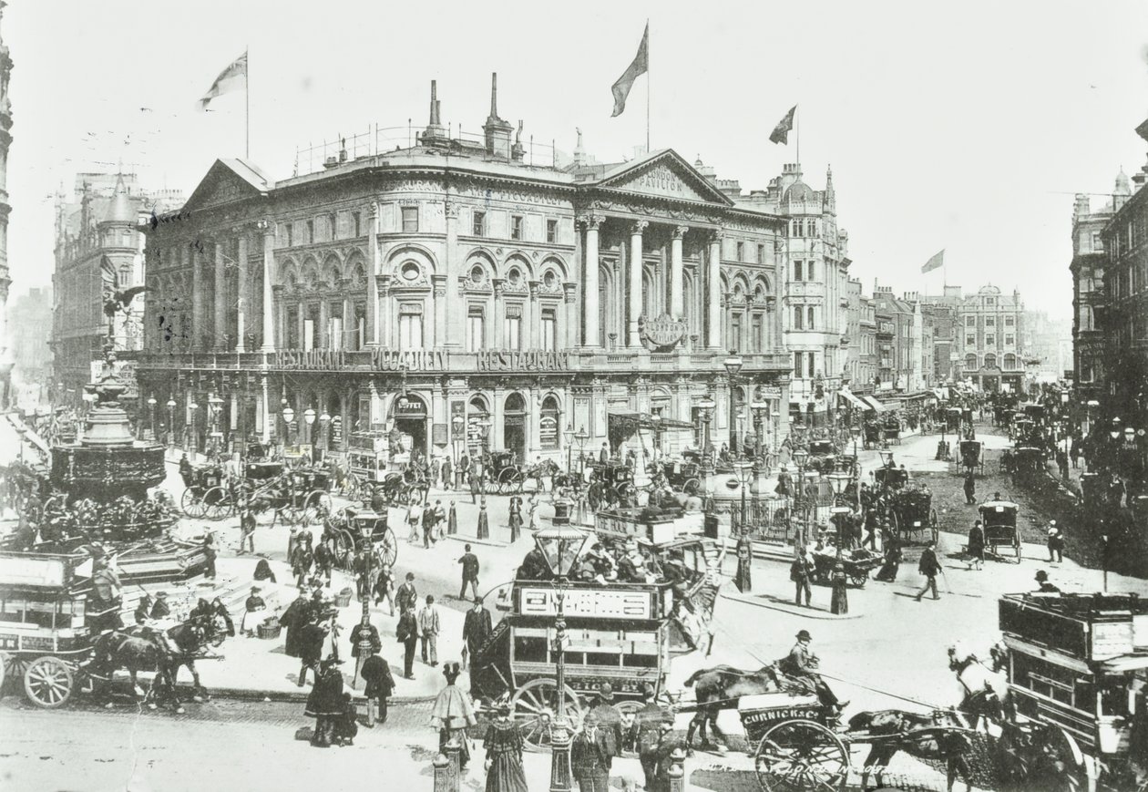 Londoni pavilon, Piccadilly Circus, Westminster LB: keletre nézve, 1895 alkotó: English Photographer