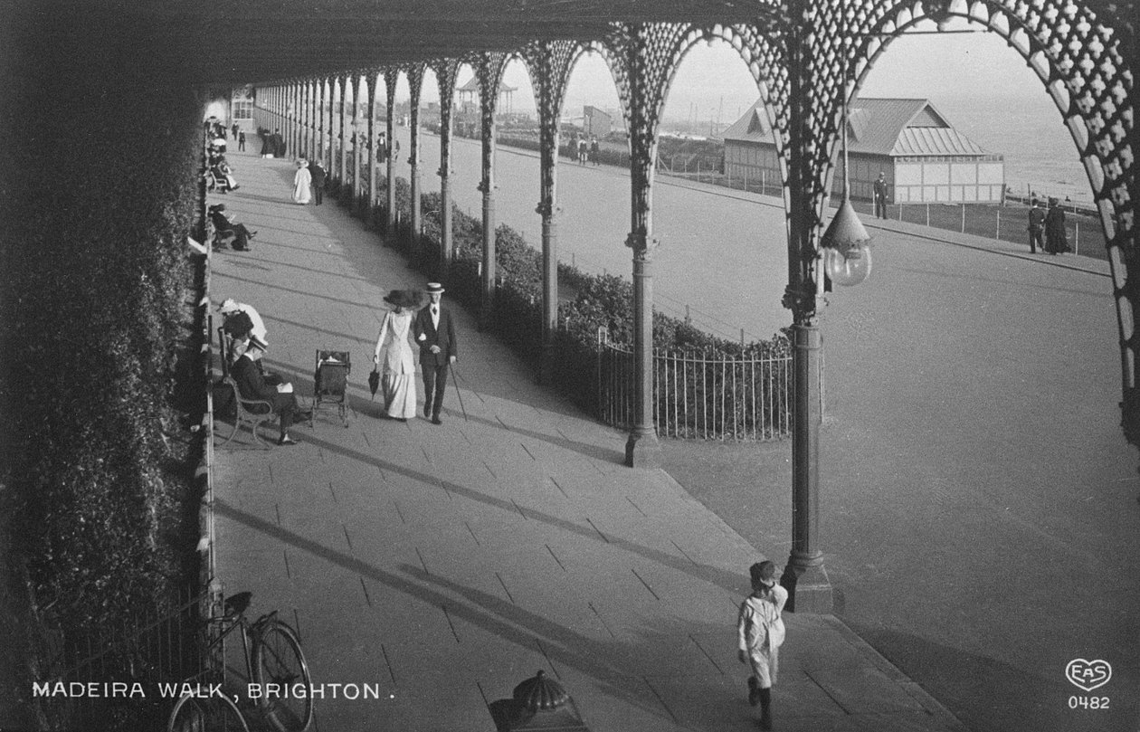 Madeira Walk, Brighton alkotó: English Photographer