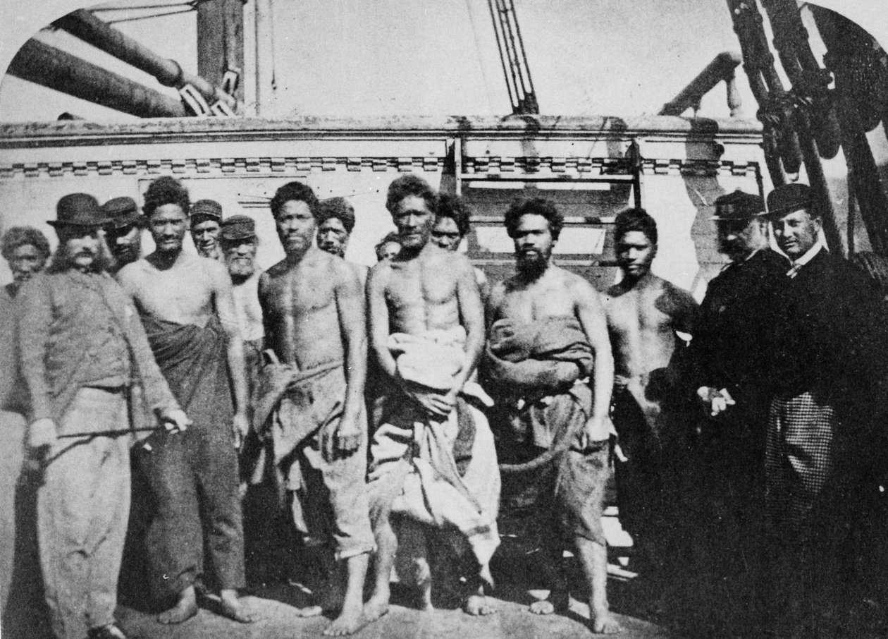 Maori rabok egy börtöntömb fedélzetén Wellington kikötőjében, 1866 alkotó: English Photographer