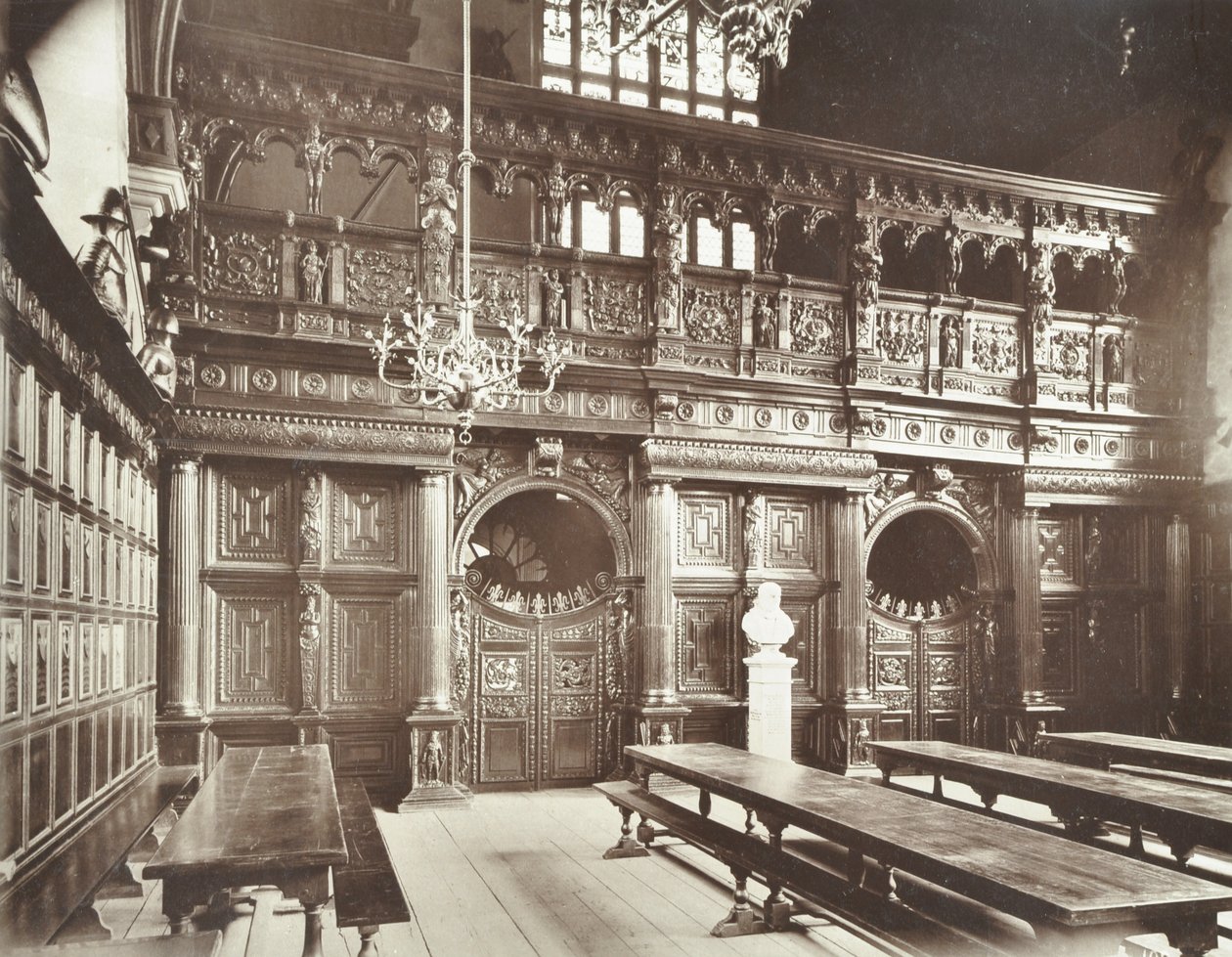 Középső Templomterem, 1885 alkotó: English Photographer