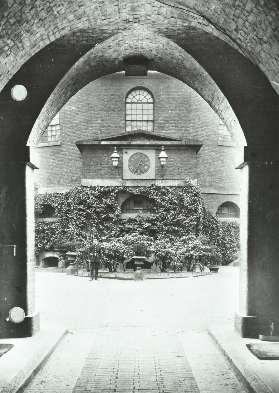 Millbank börtön: kápolna a boltíven keresztül, 1885 alkotó: English Photographer
