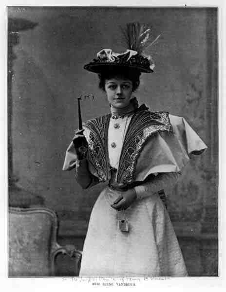 Irene Vanbrugh kisasszony Oscar Wilde (1854-1900) Az őszinteség fontosságában a St. James Theatre-ben, 1895. május 4-én (f/w fotó) alkotó: English Photographer