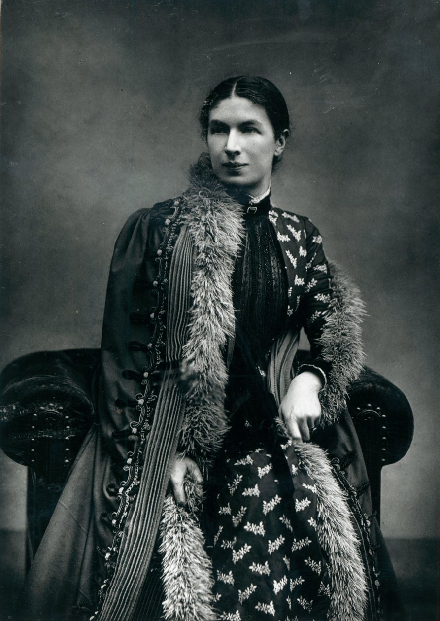 Mrs Humphry Ward, 1881 alkotó: English Photographer