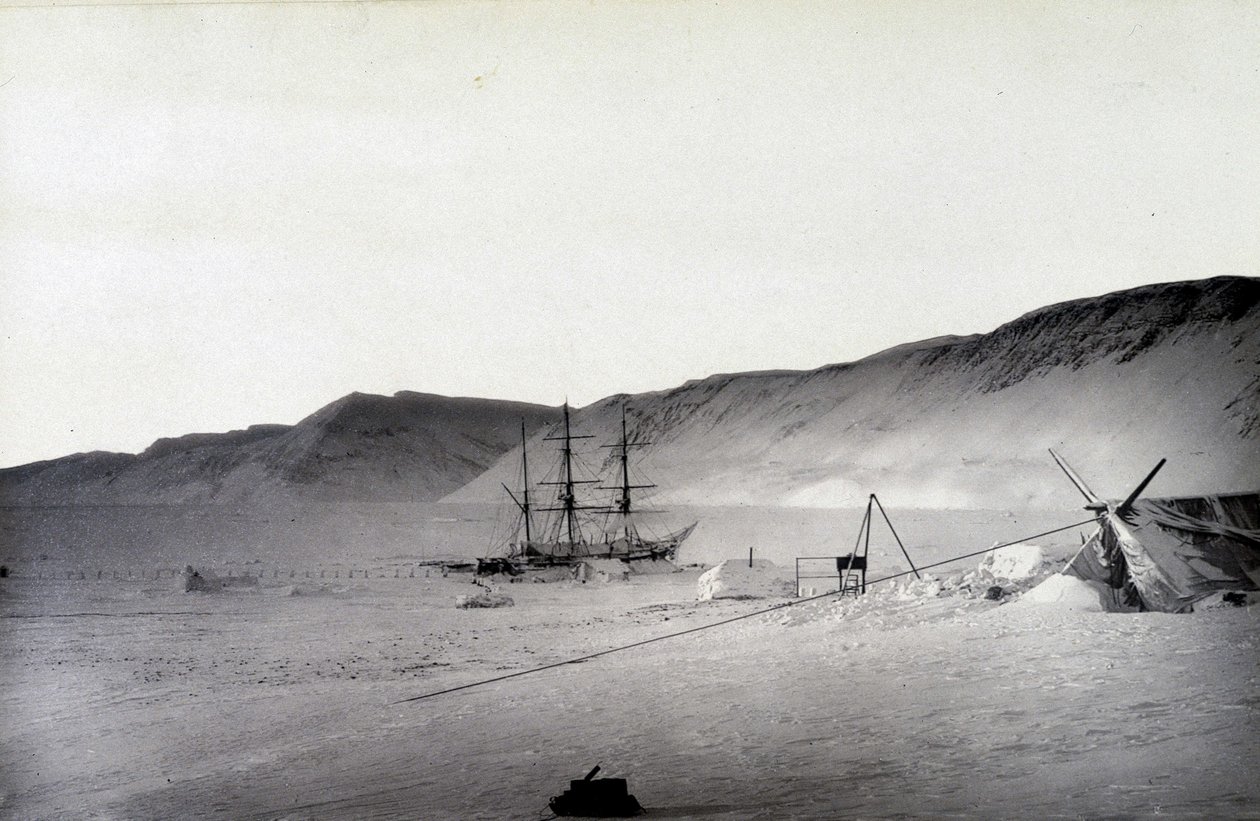 Északi-sark: Felfedező-öböl, tél – a Sarki-tengerhez vezető utazás narratívájában 1875-76-ban”, G.S. Nares, szerk. London alkotó: English Photographer
