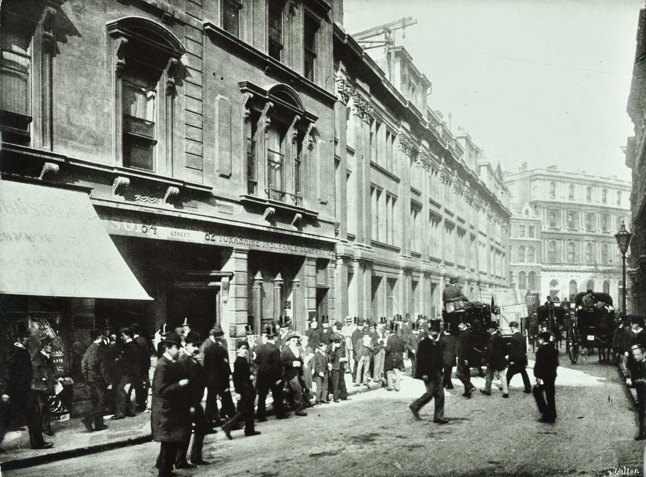 Old Broad Street, a tőzsde bejárata, City of London, 1890 alkotó: English Photographer